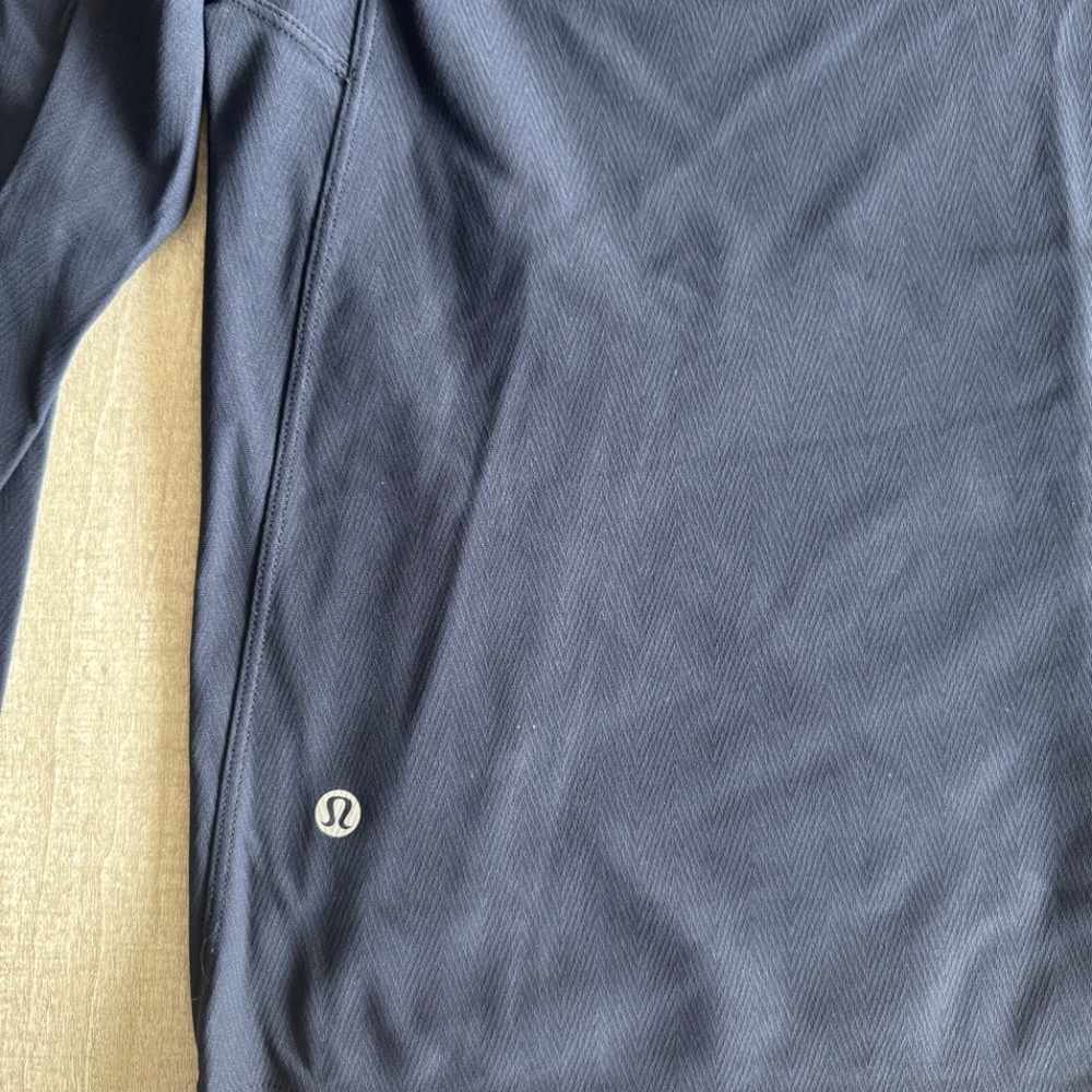 Lululemon Navy Pullover Size Medium - image 4